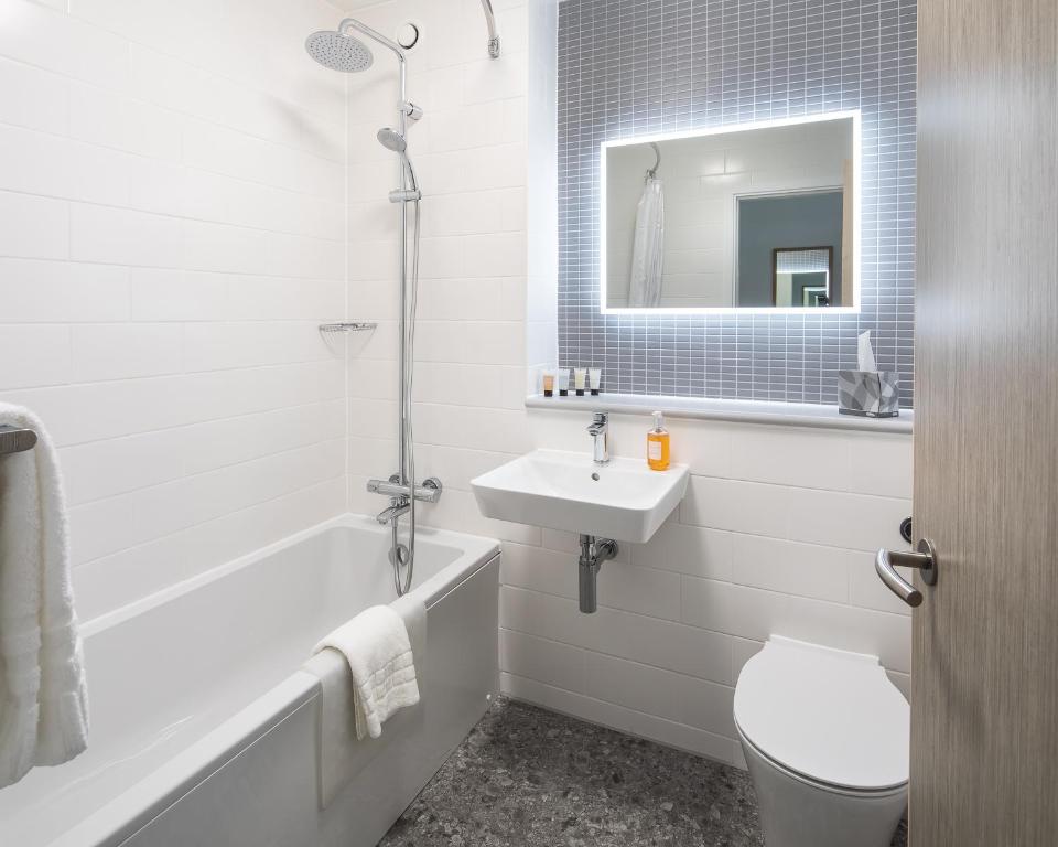 En-suite bathroom